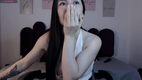  Alejandra from Wednesday to Saturday from 1000 pm to 400 am Colombian hour online show from March 27, 2026, 2:28 am