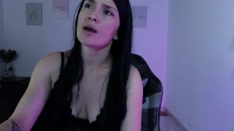 Snapshot of cristal_hilton_10 chatting on June 19, 2026, 3:11 am Alejandra from Wednesday to Saturday from 1000 pm to 400 am Colombian hour online show from June 19, 2026, 3:11 am