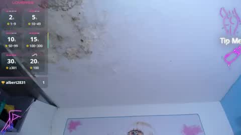 Snapshot of cristal_horny19 chatting on June 18, 2026, 4:35 am Milena online show from June 18, 2026, 4:35 am