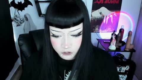 Snapshot of cristal_kosh chatting on August 4, 2026, 9:06 pm Cris online show from August 4, 2026, 9:06 pm