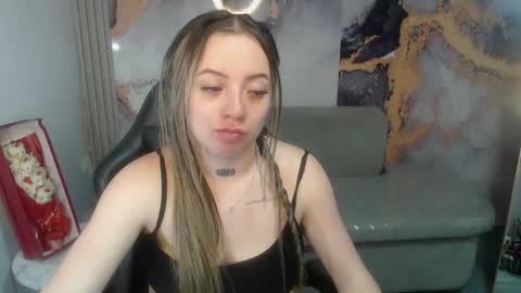 Cristal online show from September 9, 2025, 3:06 am