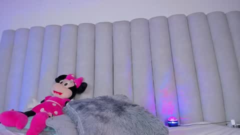 Nicole  Connection time 220pm-910pmCol online show from February 11, 2025, 10:28 pm