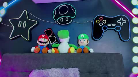 Nicole  Connection time 220pm-910pmCol online show from February 12, 2025, 7:45 pm