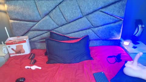 Snapshot of cristalmillf chatting on December 3, 2024, 2:03 am CRISTAL MILF online show from December 3, 2024, 2:03 am