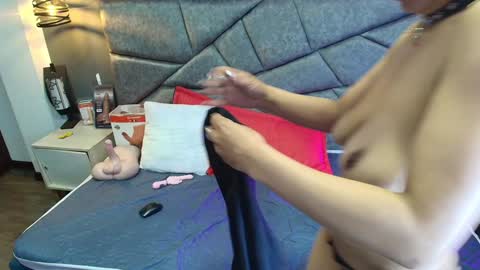 Snapshot of cristalmillf chatting on December 6, 2024, 10:41 pm CRISTAL MILF online show from December 6, 2024, 10:41 pm