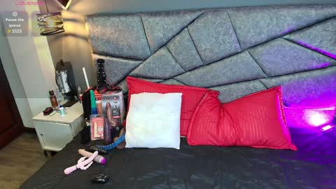 Snapshot of cristalmillf chatting on December 13, 2024, 11:39 pm CRISTAL MILF online show from December 13, 2024, 11:39 pm