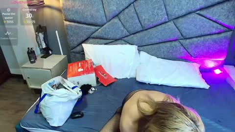 Snapshot of cristalmillf chatting on December 17, 2024, 7:26 pm CRISTAL MILF online show from December 17, 2024, 7:26 pm