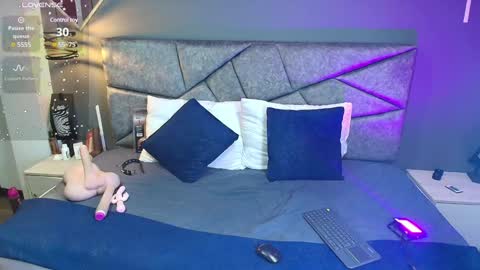 Snapshot of cristalmillf chatting on January 14, 2025, 12:11 am CRISTAL MILF online show from January 14, 2025, 12:11 am