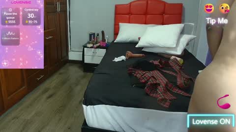Snapshot of cristalmillf chatting on February 8, 2025, 10:29 pm CRISTAL MILF online show from February 8, 2025, 10:29 pm