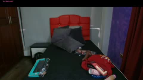 Snapshot of cristalmillf chatting on March 3, 2025, 7:49 pm CRISTAL MILF online show from March 3, 2025, 7:49 pm