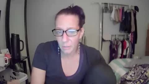 Snapshot of cristalmills069 chatting on May 14, 2026, 5:03 am Quartz online show from May 14, 2026, 5:03 am