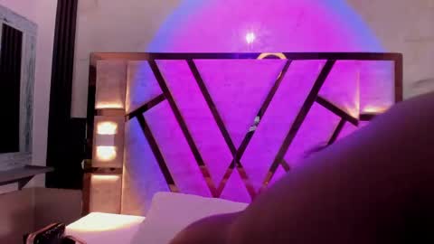 Snapshot of cristhinbrown chatting on April 19, 2026, 5:56 pm cristin online show from April 19, 2026, 5:56 pm
