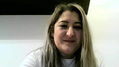 Snapshot of cristina20021991 chatting on January 1, 2025, 1:37 am cristina20021991 online show from January 1, 2025, 1:37 am