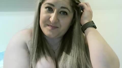 Snapshot of cristina20021991 chatting on March 10, 2025, 9:18 pm cristina20021991 online show from March 10, 2025, 9:18 pm