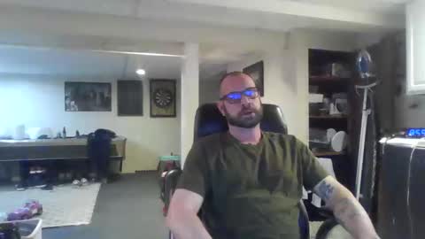 Snapshot of crm400 chatting on May 2, 2026, 12:59 am billybasement online show from May 2, 2026, 12:59 am