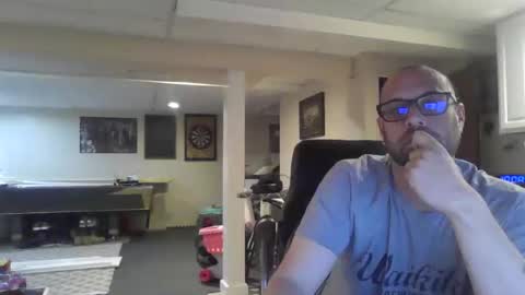 Snapshot of crm400 chatting on May 6, 2026, 2:08 am billybasement online show from May 6, 2026, 2:08 am