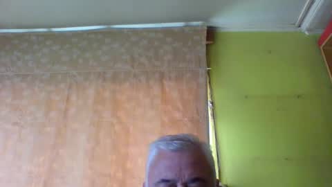 Snapshot of crmperez chatting on November 27, 2025, 6:10 pm crmperez online show from November 27, 2025, 6:10 pm