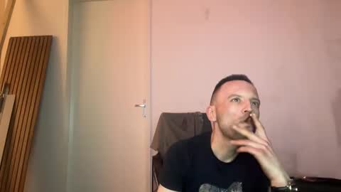 Snapshot of crobachh694772 chatting on April 26, 2026, 11:57 pm Nickkk online show from April 26, 2026, 11:57 pm