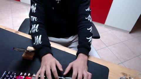 Snapshot of crocken_bisc chatting on March 5, 2026, 4:36 pm crocken_bisc online show from March 5, 2026, 4:36 pm