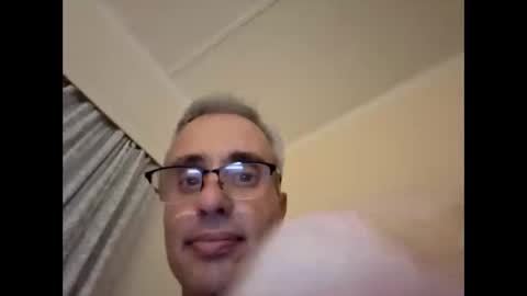 Snapshot of crucut80 chatting on January 3, 2025, 6:46 pm Crucut online show from January 3, 2025, 6:46 pm