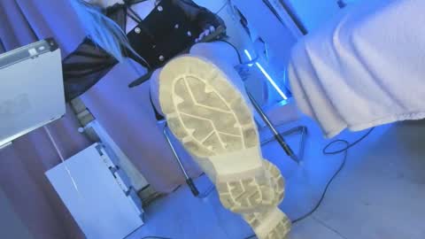 Cruel Siren online show from September 21, 2025, 7:48 pm