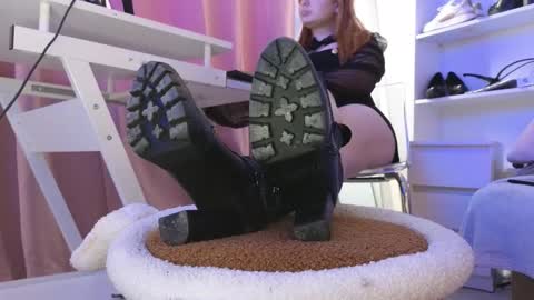 Cruel Siren online show from November 17, 2025, 9:59 am