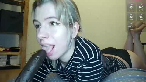 Snapshot of cruellagoth chatting on February 17, 2026, 5:41 pm Cruella online show from February 17, 2026, 5:41 pm