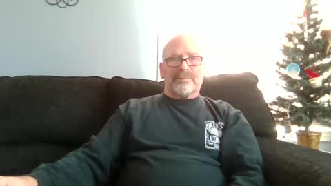 Snapshot of cruising_guy chatting on December 24, 2024, 6:28 pm fun guy online show from December 24, 2024, 6:28 pm