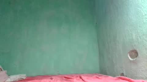 crushlove069 online show from May 12, 2026, 4:53 am