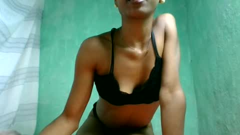 crushlove069 online show from June 16, 2026, 1:36 pm