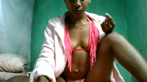 crushlove069 online show from June 19, 2026, 7:06 pm