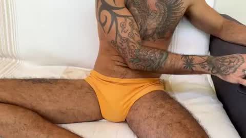 cruz_hunterxxx online show from June 14, 2026, 7:49 pm