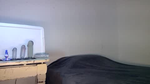 Snapshot of cry_guy chatting on October 7, 2025, 11:13 pm cry_guy online show from October 7, 2025, 11:13 pm