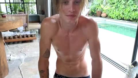 Lin inst lingoodyy online show from February 17, 2025, 8:19 am