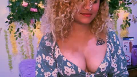 crysrus online show from December 8, 2024, 12:07 am