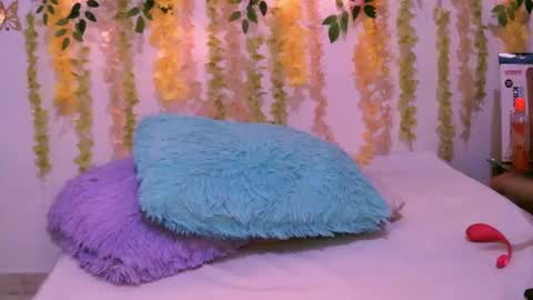 crysrus online show from March 10, 2025, 3:12 am