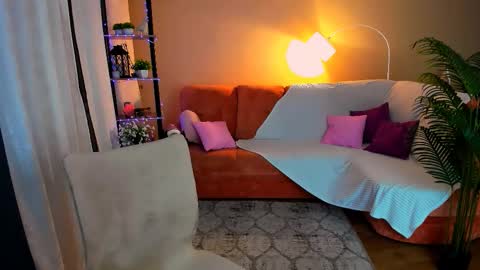 Anna online show from November 18, 2025, 11:15 pm