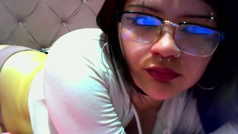 crystal0107 online show from March 25, 2026, 5:02 am