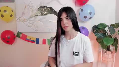 crystal_arlette online show from June 19, 2026, 2:54 pm