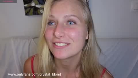 Snapshot of crystal_blond chatting on September 9, 2025, 10:20 pm Crystal online show from September 9, 2025, 10:20 pm