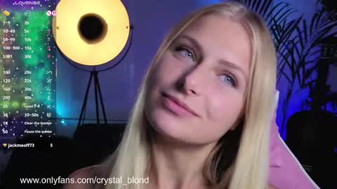 Snapshot of crystal_blond chatting on September 25, 2025, 8:01 pm Crystal online show from September 25, 2025, 8:01 pm