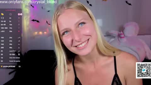 Snapshot of crystal_blond chatting on October 21, 2025, 7:25 pm Crystal online show from October 21, 2025, 7:25 pm
