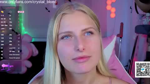 Snapshot of crystal_blond chatting on October 25, 2025, 9:20 pm Crystal online show from October 25, 2025, 9:20 pm