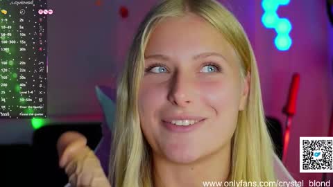 Snapshot of crystal_blond chatting on November 2, 2025, 9:17 pm Crystal online show from November 2, 2025, 9:17 pm