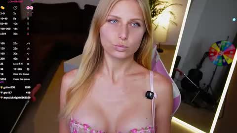 Crystal online show from July 25, 2026, 8:39 pm