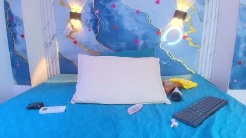 Snapshot of crystal_love08 chatting on April 20, 2026, 7:26 pm crystal online show from April 20, 2026, 7:26 pm