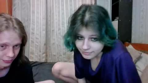 Crystal and Marcl online show from March 2, 2025, 4:42 pm