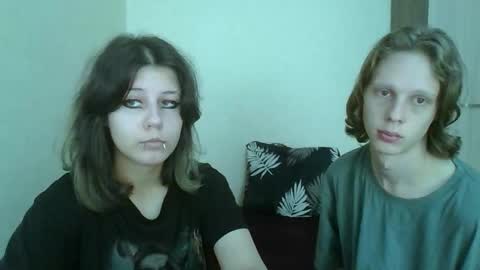 Crystal and Marcl online show from September 14, 2025, 12:48 pm