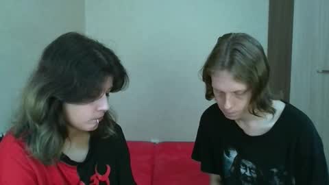 Crystal and Marcl online show from September 21, 2025, 11:56 am