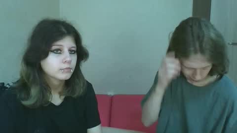 Crystal and Marcl online show from November 8, 2025, 12:16 pm